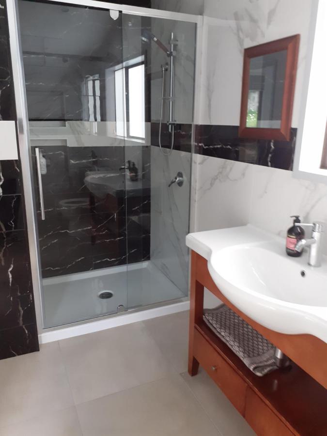 קאריקרי J&D Cottage מראה חיצוני תמונה