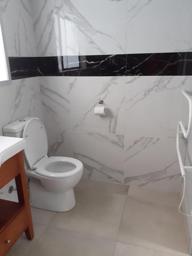 קאריקרי J&D Cottage מראה חיצוני תמונה